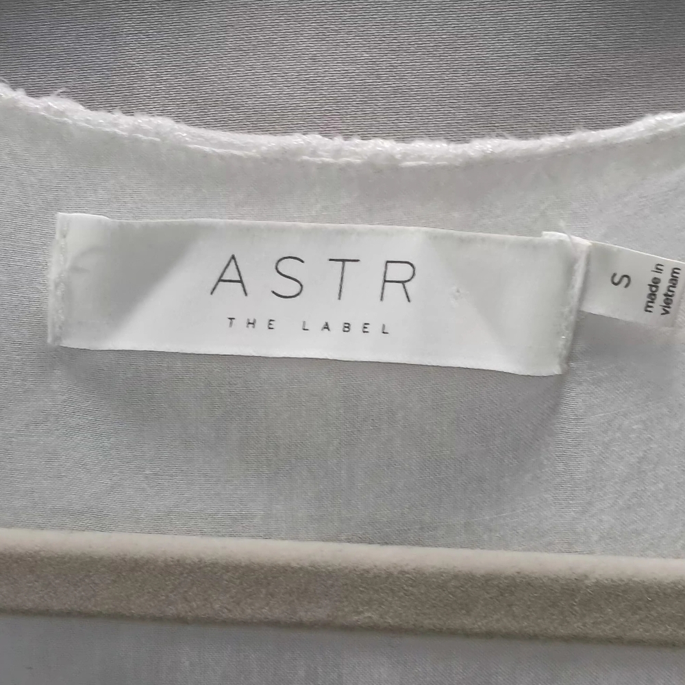 Astr The Label Wrap Dress White Embroidered Side Tie Sz S Cottagecore Boho Chic - Picture 6 of 10